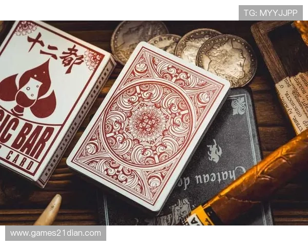 玩扑克牌二十一点时通常需要几张牌才能达到最佳手牌组合